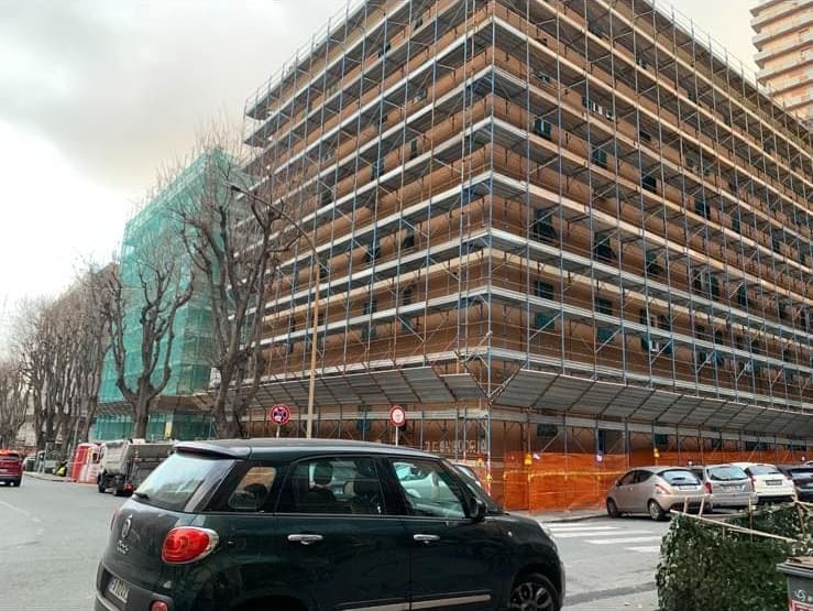 Impalcatura per ristrutturazione edilizia – Novi Ponteggi
