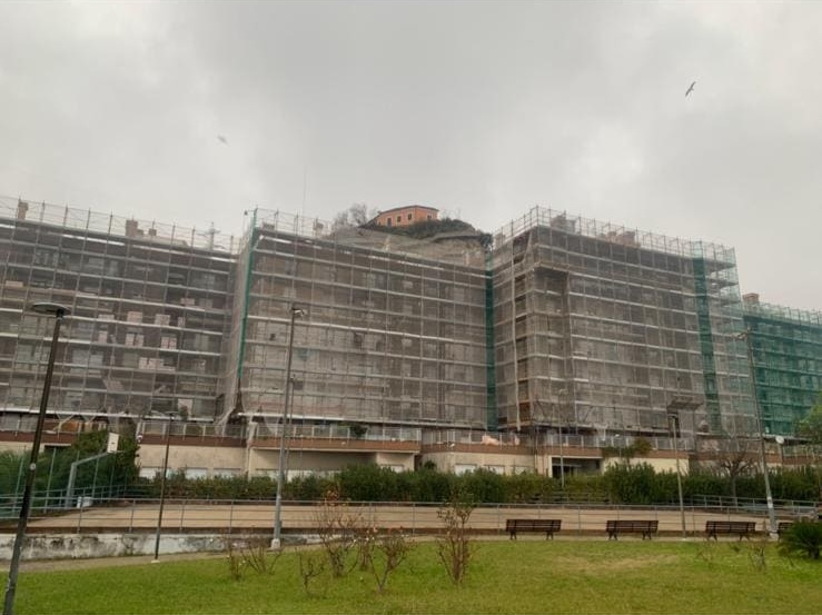 Ponteggio a tubo e giunto montato da Giuseppe De Luca – Novi Ponteggi
