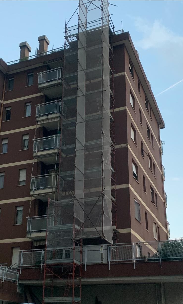 Cantiere con ponteggio residenziale smontato da Novi Ponteggi